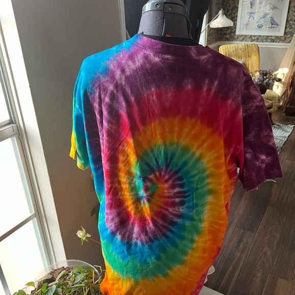 Red Rocks amphitheater T-shirt by art forms size L - Picture 2 of 3